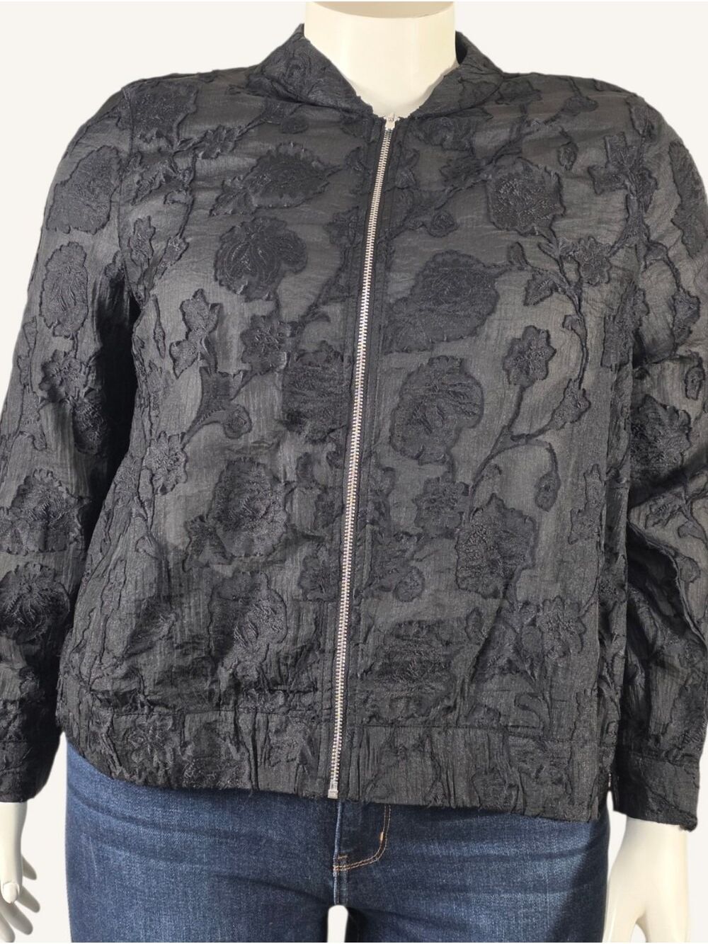 Torrid Modern Floral Jacquard Bomber Jacket Black 2X NWT - Picture 2 of 9
